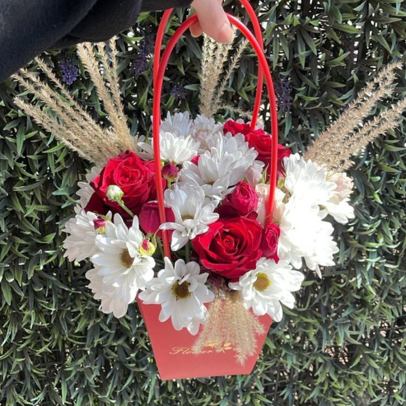 Композиция в коробке «Волшебный сад»  в Белогорске