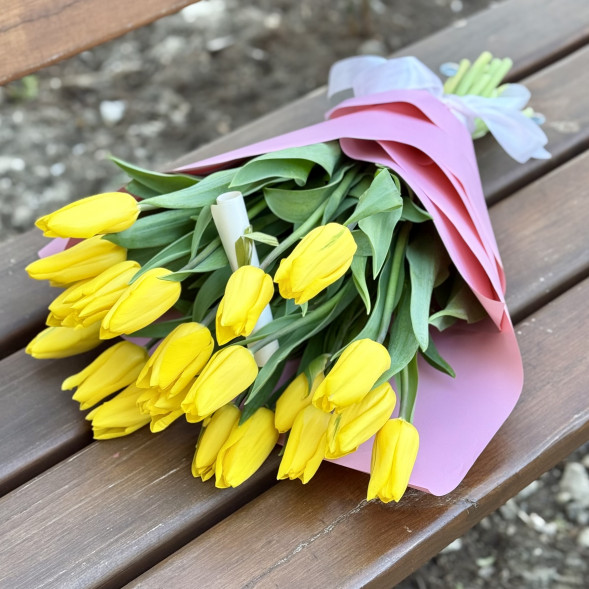 21 желтый тюльпан в Белогорске