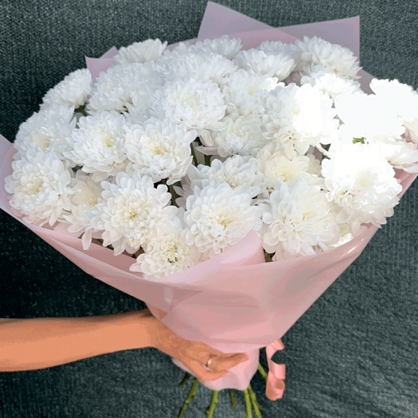 Букет 11 белых кустовых хризантем в Белогорске