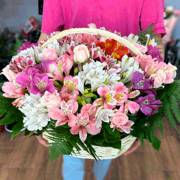 Композиция в корзине &quot;Весенний бриз&quot; в Белогорске