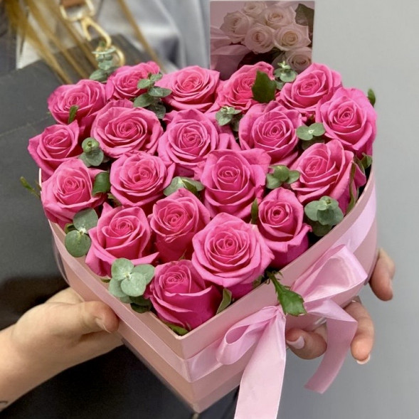 Розы в коробке «Сердце» в Белогорске