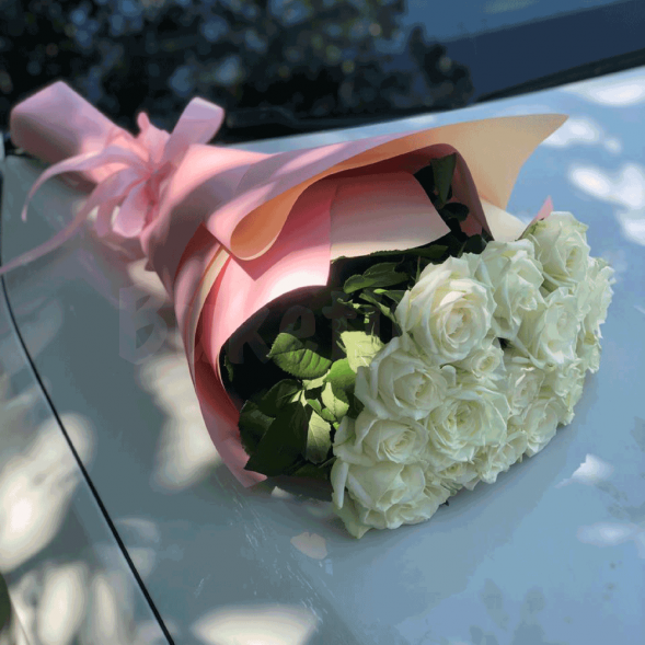 15 белых роз, лента в Белогорске