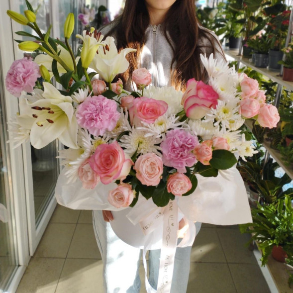 Композиция в коробке «Белый вальс»  в Белогорске